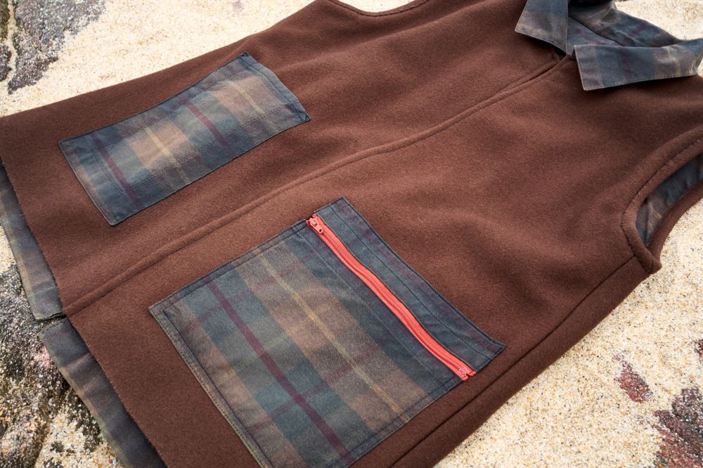 The Gilet, details, brown